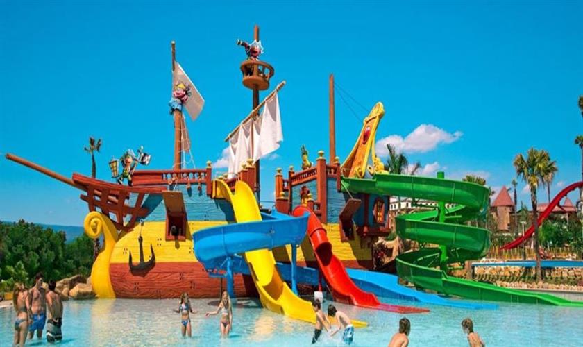 Sharm El-Sheikh: Albatros Aqua Park with Lunch & Transfers