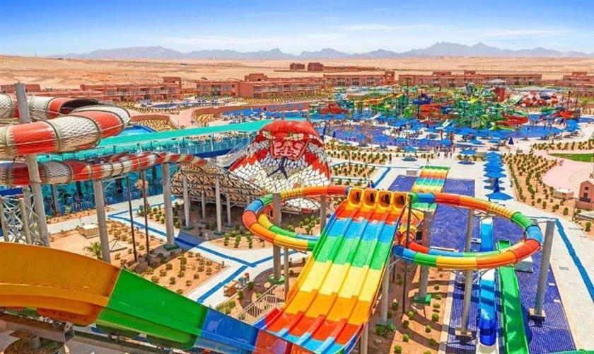 Sharm El-Sheikh: Albatros Aqua Park with Lunch & Transfers